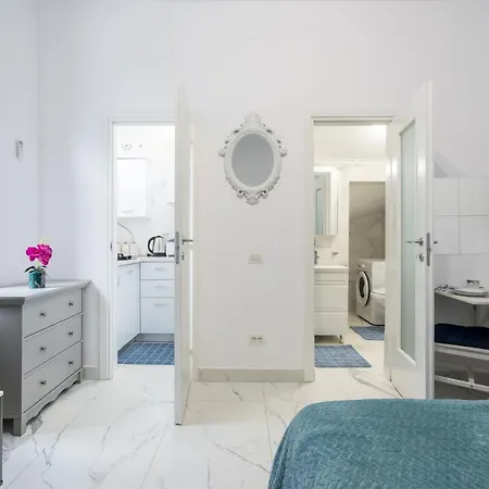 Blue-line-apartment-unirii Apartment *