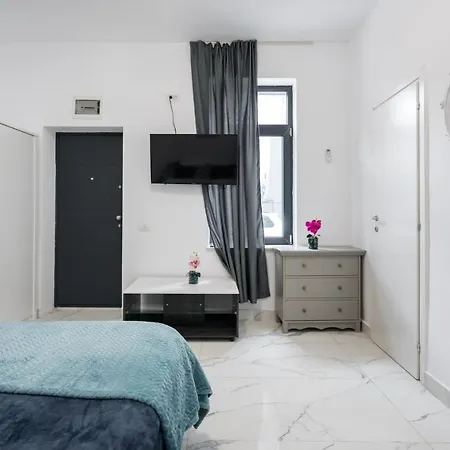 Blue-line-apartment-unirii شقة بوخارست